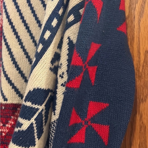 Geometric Patterned Sweater - Aztec - Picture 4 of 4